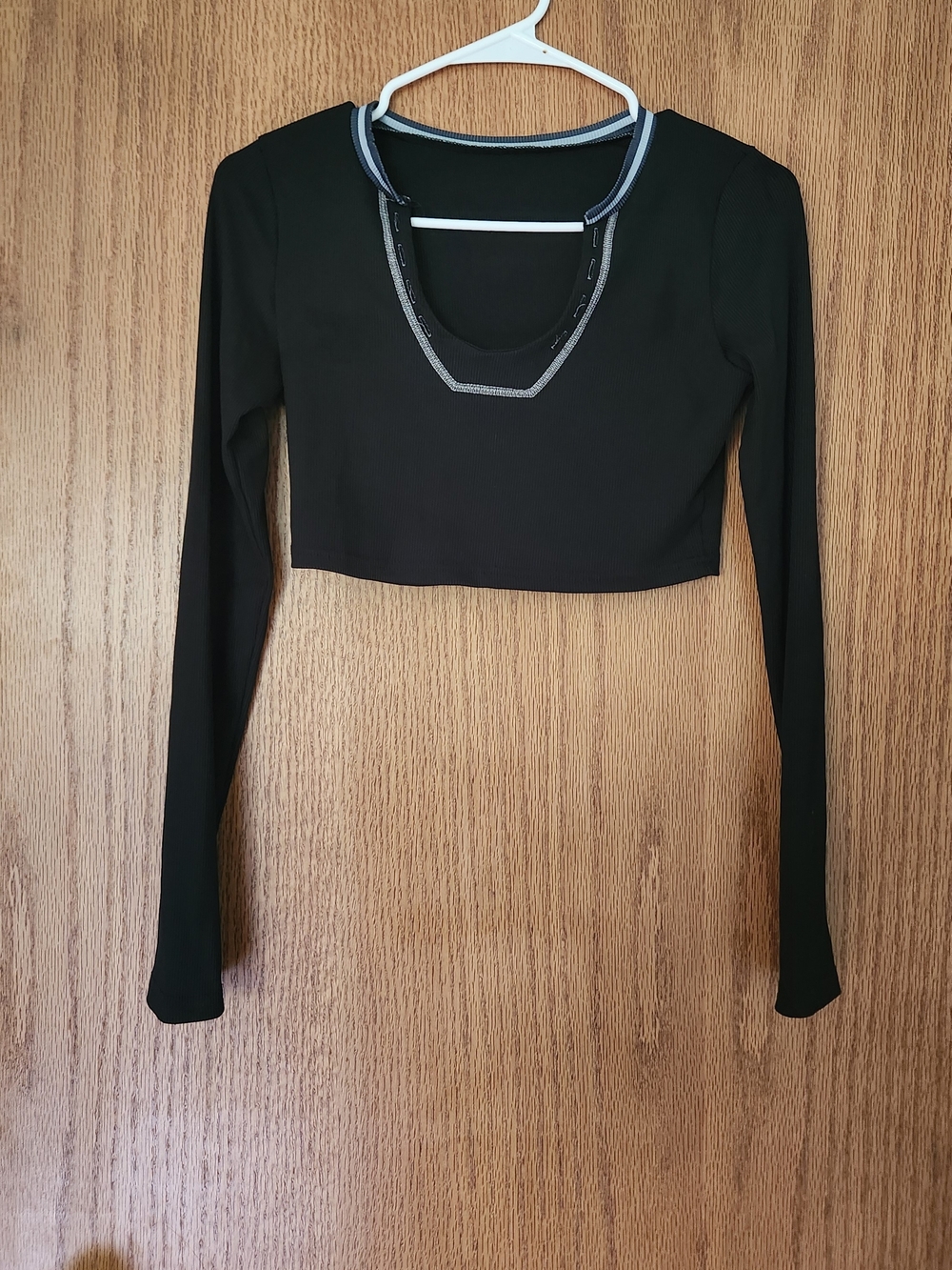 Amazon Black Long Sleeve Cropped Top with Gray Trim